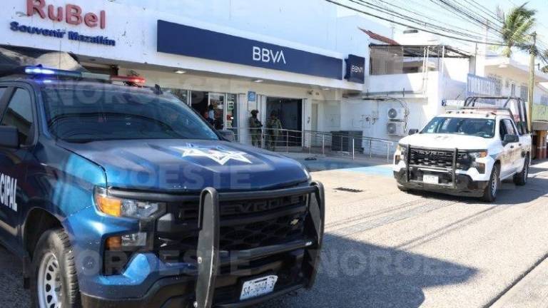 Un asalto dentro de una sucursal bancaria fue el primero de los casos de inseguridad registrados el viernes en Mazatlán.