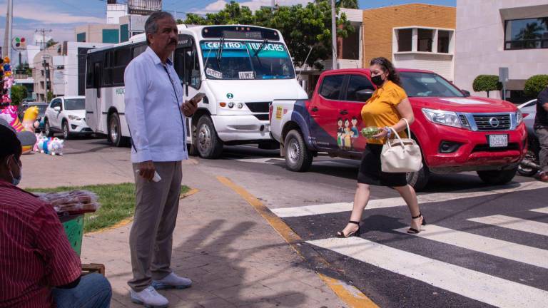 Culiacán mantiene ‘a prueba’ la isleta, los semáforos y agentes de tránsito en La Lomita