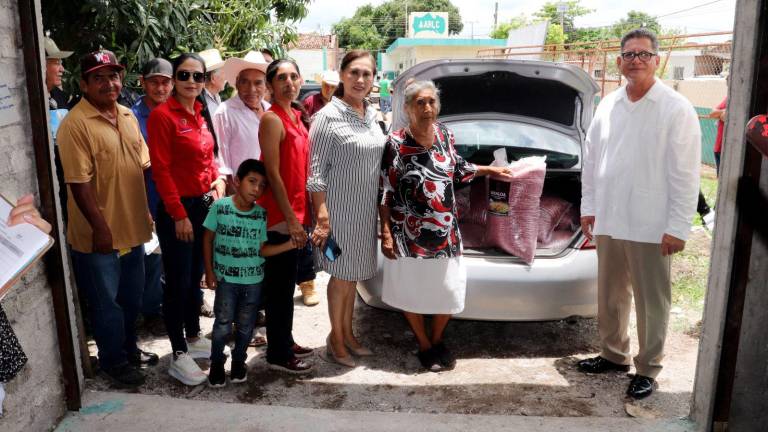 Se entregaron cerca de 18 toneladas de maíz y frijol a más de 100 productores en Escuinapa.