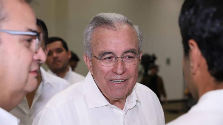 Rubén Rocha Moya, Gobernador de Sinaloa, señala en entrevista en Mazatlán que es necesario que en la UAS haya más democracia.