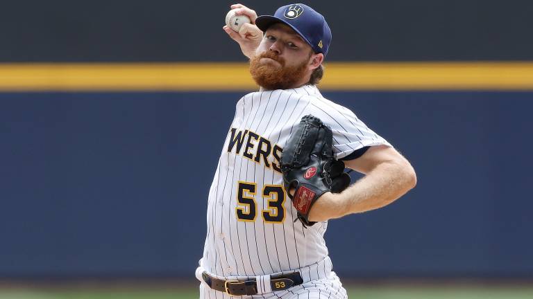 Brandon Woodruff regresara a la rotación de abridores de los Cerveceros.