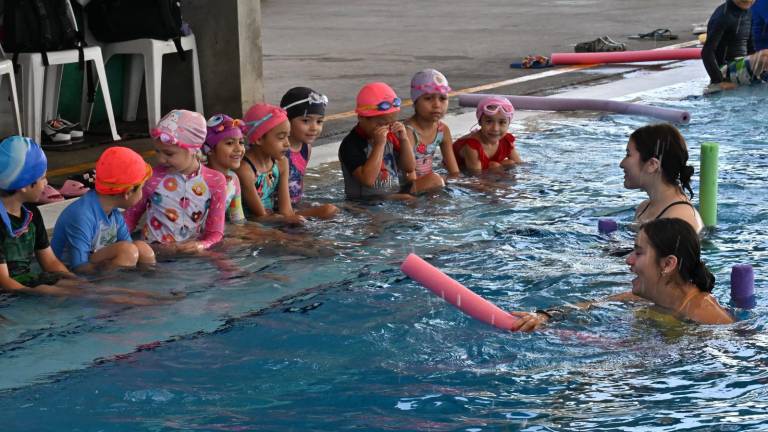¡Al agua, pequeños! La Alberca Olímpica Mazatlán abre sus puertas