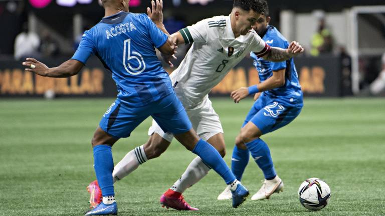 México poco pudo inquietar a la defensiva de Honduras, ate quien empató sin goles.