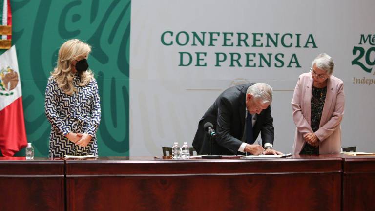Andrés Manuel López Obrador, Presidente de México, durante la firma del Acuerdo por la Democracia Nacional, llevada a cabo este martes.