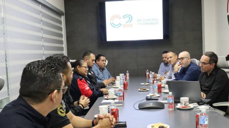 En la reunión se detallaron las acciones de equipamiento, dignificación policial y la asignación presupuestal que han permitido consolidar a las instituciones locales.
