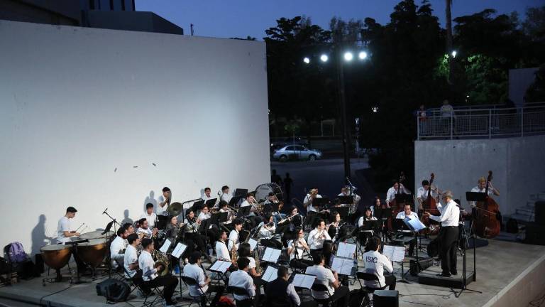 Música de cine y zarzuelas comparte la Banda Sinfónica Juvenil en el Ágora
