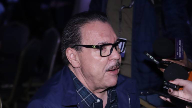 El cantante Julio Preciado considera que es vital que se lleve a cabo el Carnaval de Mazatlan.