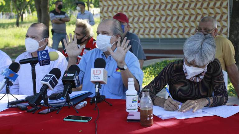 El arquitecto y miembro del comité de vecinos y usuarios del Parque Ecológico dieron nueva información sobre la situación del proyecto Sendero.