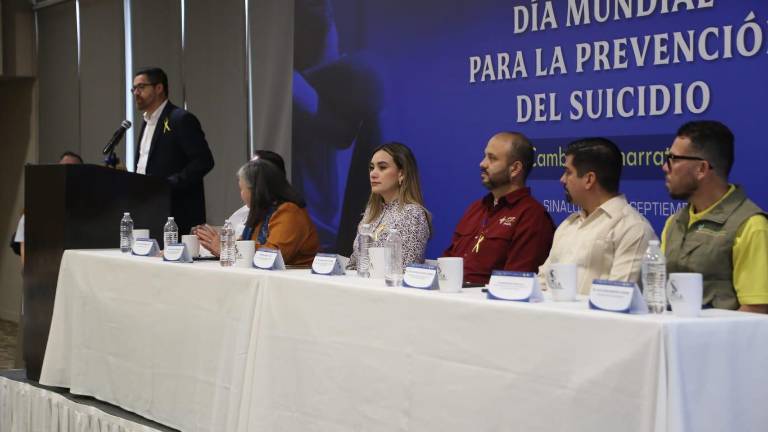 El secretario de salud en Sinaloa Cuitláhuac González Galindo, encabeza el Día Mundial para la Prevención del Suicidio.