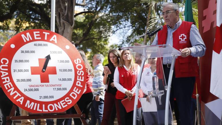 Evento del banderazo de inicio de campaña de la Colecta Anual de Cruz Roja en Sinaloa.