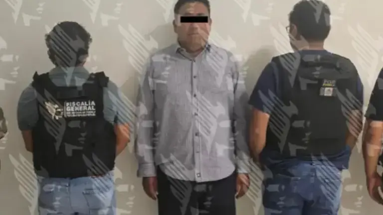 Detienen a secretario de Seguridad de Atlixco, Puebla por abuso de autoridad y cohecho.