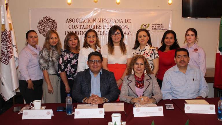 Flor Quevedo, Lorena Sánchez, Juanita Castro, Nely Ávila, Sandra Lucía Vega, Viridiana Mejía, Perla Urtiz, Karla Salomón, Óscar López, Angélica Sánchez y Antonio León.