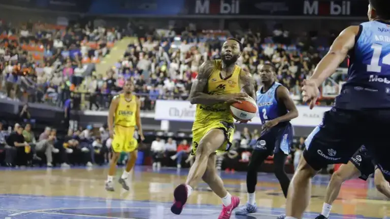 Caballeros y Astros abren fuego en playoffs del Cibacopa.
