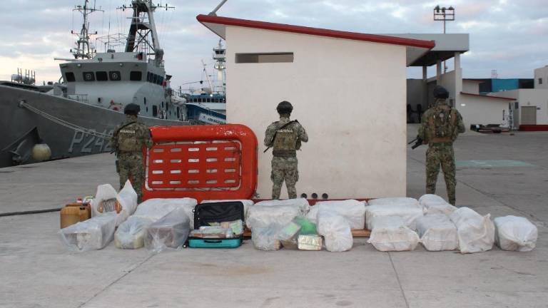 Decomiso de droga y combustible en altamar el pasado 10 de noviembre.