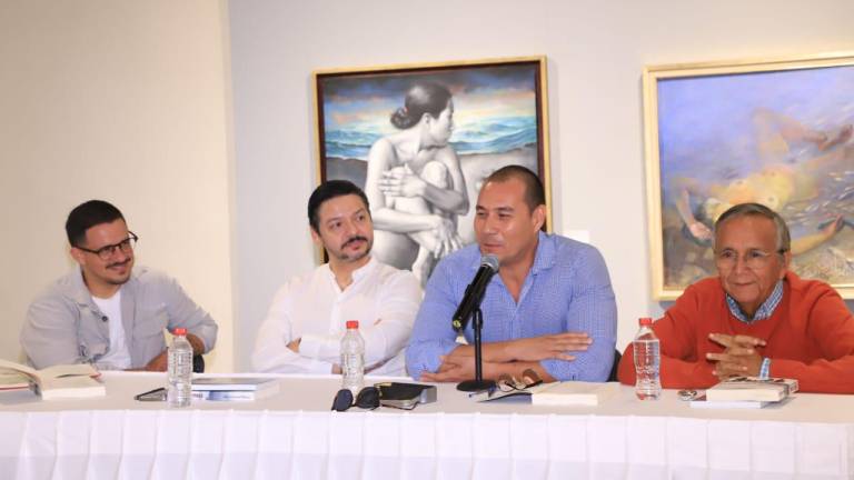 Adrián López Ortiz, Isaac Aranguré y Arturo Santamaría acompañaron a Omar Lizárraga en la presentación.