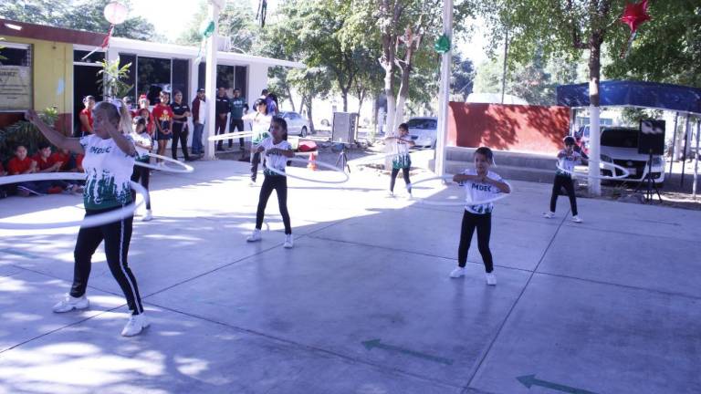 Los pequeños de la Escuela Primaria Benito Juárez estuvieron muy activos.