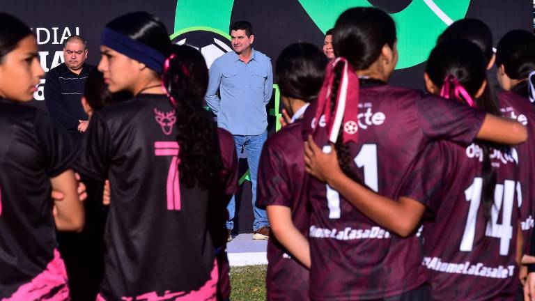 Armando Camacho Aguilar, director del Isde, estuvo presente en el acto inaugural.