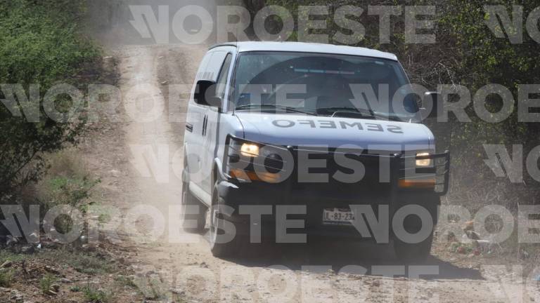 Llegada del Servicio Médico Forense al predio donde encontraron una fosa clandestina con 10 cuerpos, en la zona de El Verde, Concordia.