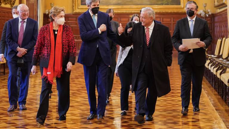 AMLO y John Kerry en Palacio Nacional.