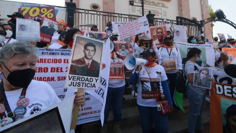 Sabuesos Guerreras realiza memorial en Catedral de Culiacán por víctimas de desaparición forzada