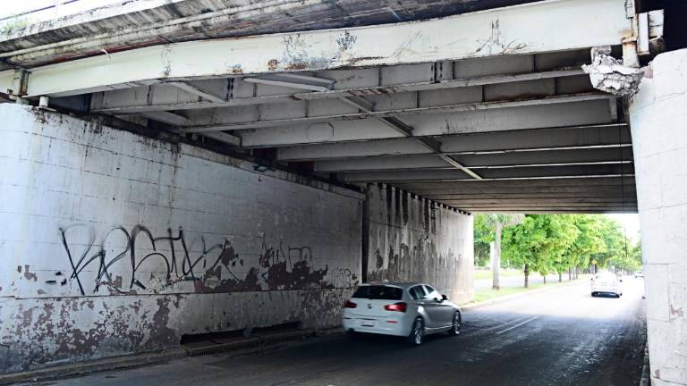 Esto dice Protección Civil sobre daño en el puente Hidalgo, de Culiacán