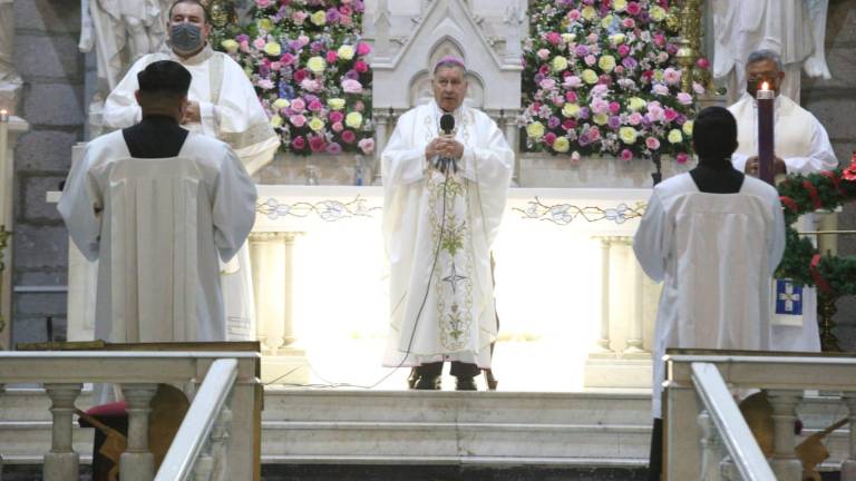 El Obispo Mario Espinosa Contreras ofreció la misa solemne por la celebración de la Virgen de la Inmaculada Concepción.