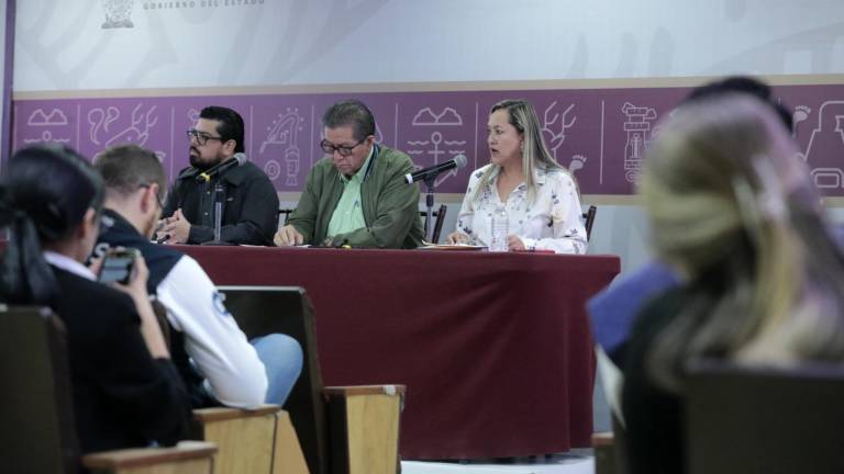 Autoridades de Sinaloa reportan sobre los asesinatos de policías en la ola de violencia que vive el Estado.