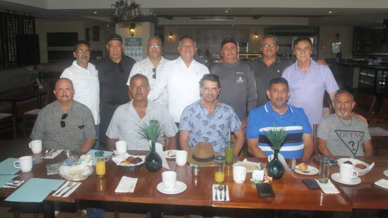 Entrega Orden de Capitanes y Motoristas de Pesca Oceánica reconocimiento a sus integrantes, en Mazatlán