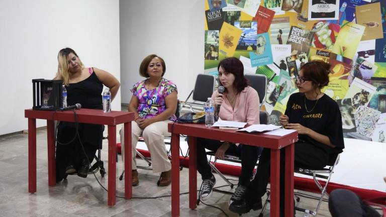 La presentación se llevó a cabo en el Centro de Literatura del Instituto Sinaloense de Cultura.
