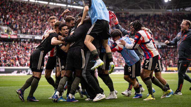 El Bayern logró un triunfo agónico ante el Friburgo.