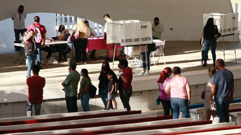 En Culiacán, pese al cierre de casillas, ciudadanos seguían llegando a votar