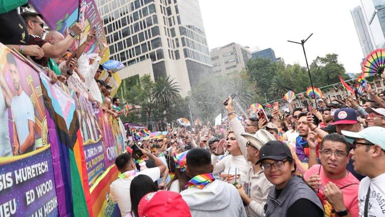 Miles de personas participaron en la edición 48 de la Marcha del Orgullo en Ciudad de México, que concluyó con saldo blanco.