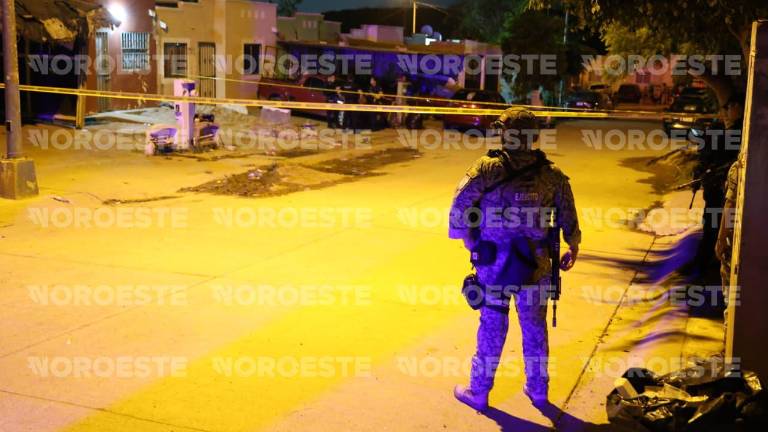 Un hombre fue atacado a balazos por dos motociclistas en el fraccionamiento San Antonio, en Mazatlán.
