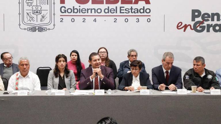 El juez Horacio Óscar Rosete Mentado concedió al litigante César Pineda Zárate, el primer amparo contra la reforma del artículo 480 del Código Penal de Puebla.