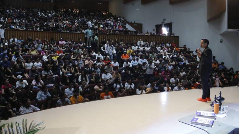 El candidato a la Presidencia de México por Movimiento Ciudadano, Jorge Álvarez Máynez, se reúne con la comunidad de la UAS en Culiacán.
