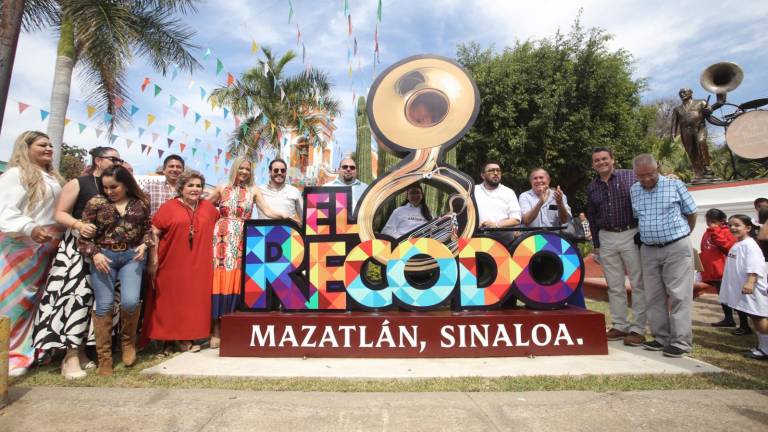 Inauguración de parador y avenida en El Recodo en homenaje a don Cruz Lizárraga.
