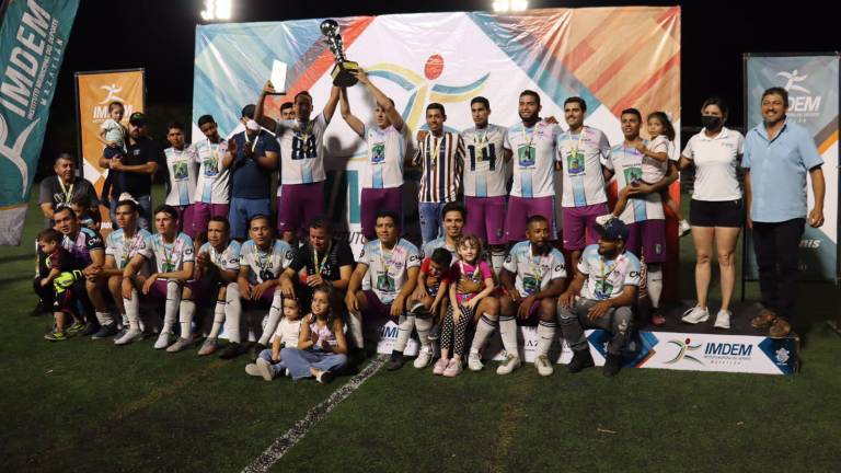 Jumapam FC levanta el título del futbol de Primera Fuerza de Mazatlán
