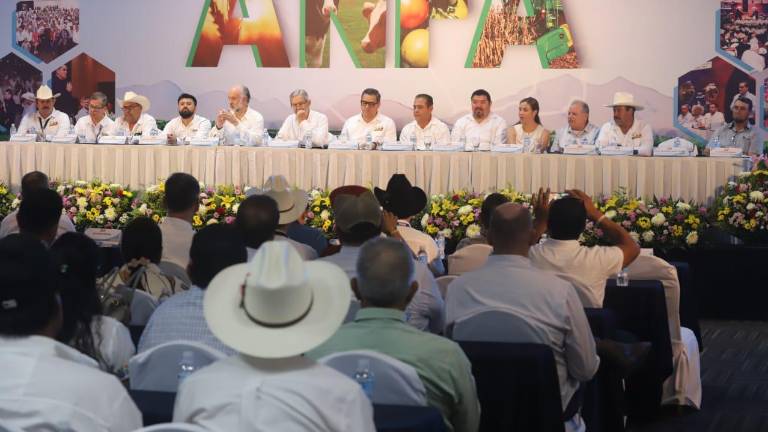 Más de 500 empresas del país analizan retos y estrategias para proteger el patrimonio del campo mexicano.