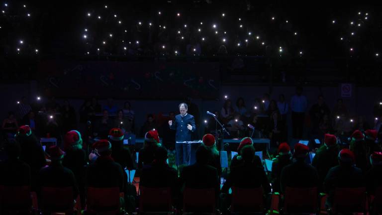 Miguel Salmón del Real presentó el concierto Navidad.