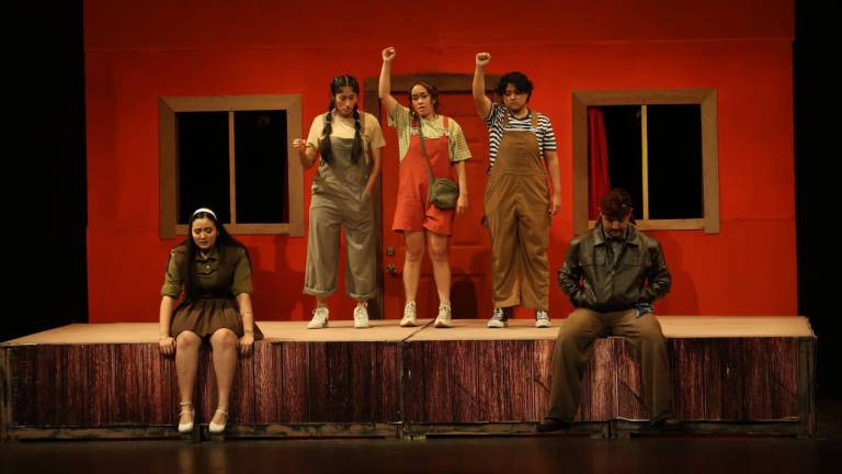 El elenco de “Papá Conejo” llevó al escenario una historia que combinó humor y reflexión sobre la ausencia paterna.