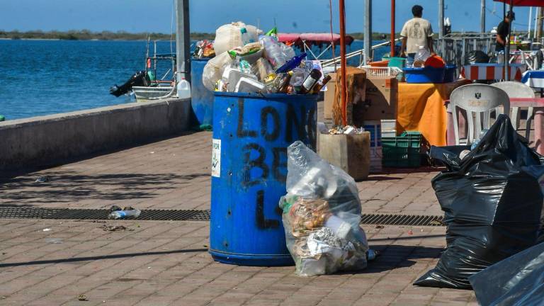 La percepción sobre la limpieza divide opiniones entre visitantes de Altata, Navolato, esta Semana Santa.