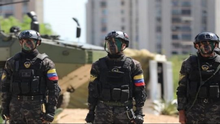 Fuerzas militares de Venezuela se mantienen alerta ante posibles agresiones de Estados Unidos.