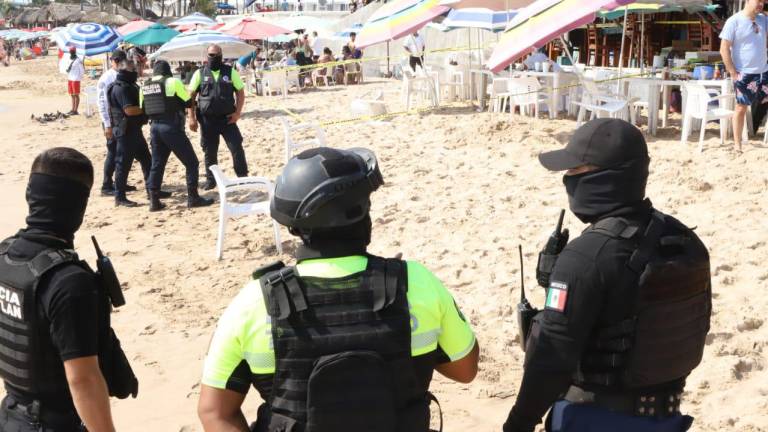Asesinan a turista en restaurante de playa en Mazatlán