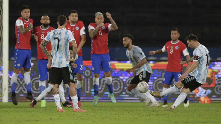 Lionel Messi puso en ventaja a Argentina, que al final terminó por empatar ante Chile.