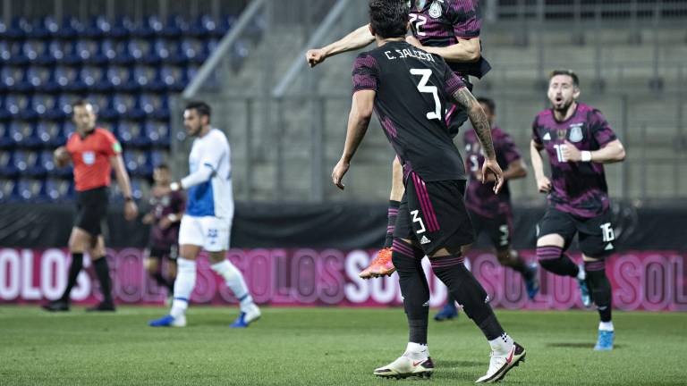 Hirving Lozano salvó la gira europea del Tricolor con su agónico gol ante Costa Rica.