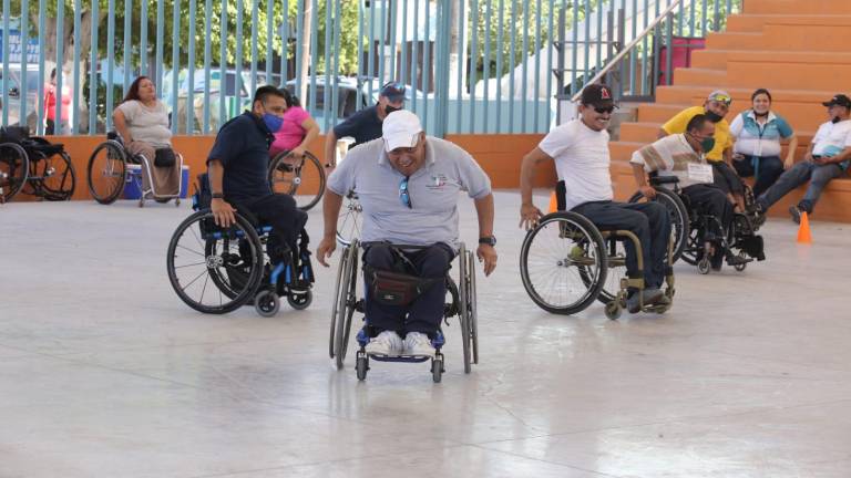 La cancha de baloncesto del parque Martiniano Carvajal fue la sede del apoyo altruista de Fundación World Access Projetc.