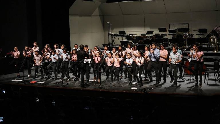 El Coro Infantil del Instituto Sinaloense de Cultura es dirigido por Mario Velarde.