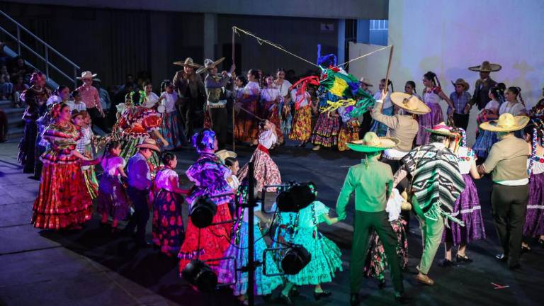 La Compañía Folclórica Sinaloense participará en un espectáculo navideño este sábado, en el Jardín Botánico.