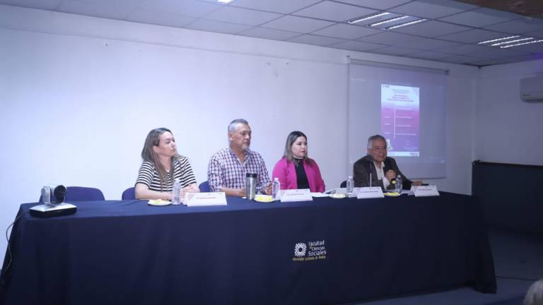 El evento fue realizado en el auditorio de la Facultad de Ciencias Sociales de la Universidad Autónoma de Sinaloa.