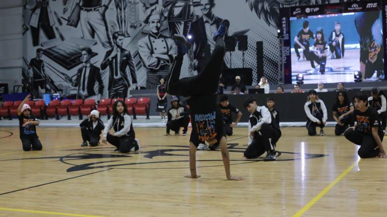 Un grupo de hip hop realizó algunas coreografías que engalaron la ceremonia inaugural del Cibacopa en Mazatlán.